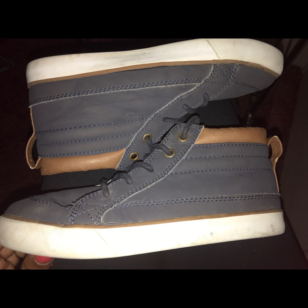 Boys sneakers/boots
